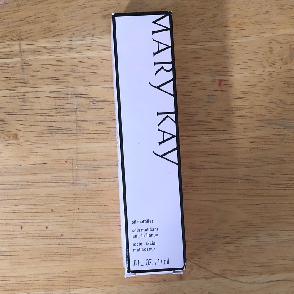 Mary Kay Oil Mattifier in White Packaging